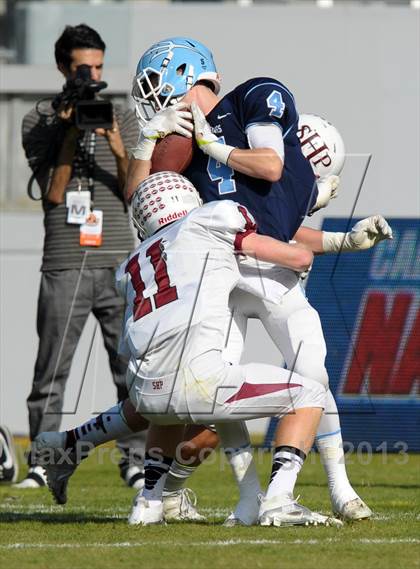 Thumbnail 3 in Corona del Mar vs. Sacred Heart Prep (CIF State D3 Final) photogallery.