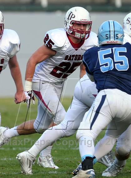 Thumbnail 3 in Corona del Mar vs. Sacred Heart Prep (CIF State D3 Final) photogallery.