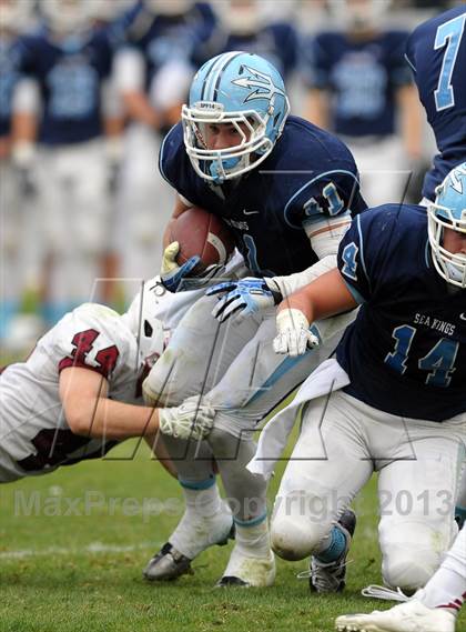 Thumbnail 3 in Corona del Mar vs. Sacred Heart Prep (CIF State D3 Final) photogallery.