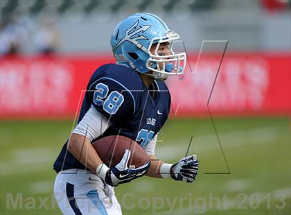 Thumbnail 1 in Corona del Mar vs. Sacred Heart Prep (CIF State D3 Final) photogallery.