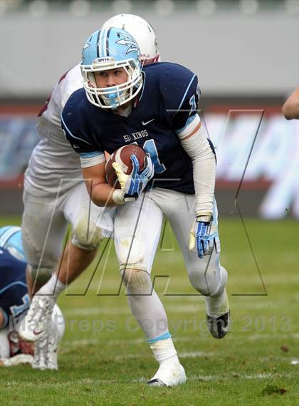 Thumbnail 3 in Corona del Mar vs. Sacred Heart Prep (CIF State D3 Final) photogallery.