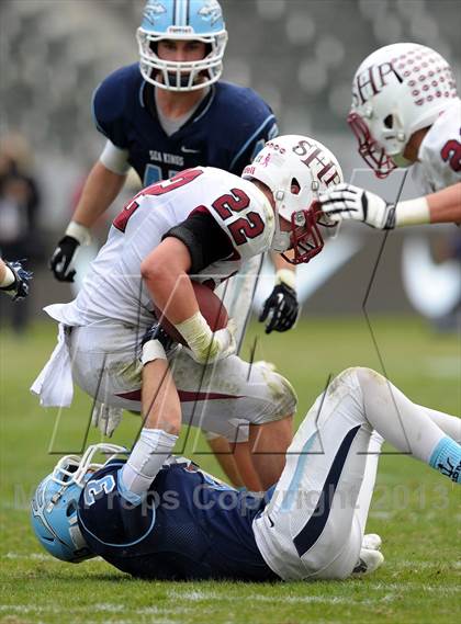 Thumbnail 3 in Corona del Mar vs. Sacred Heart Prep (CIF State D3 Final) photogallery.