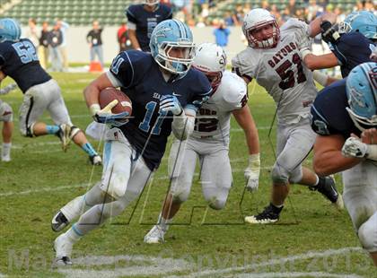 Thumbnail 3 in Corona del Mar vs. Sacred Heart Prep (CIF State D3 Final) photogallery.