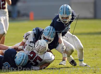 Thumbnail 2 in Corona del Mar vs. Sacred Heart Prep (CIF State D3 Final) photogallery.