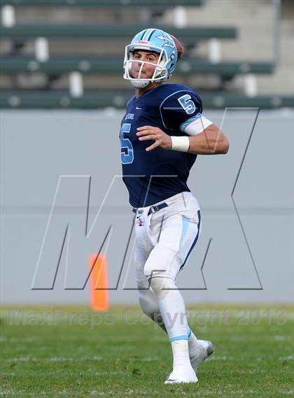 Thumbnail 2 in Corona del Mar vs. Sacred Heart Prep (CIF State D3 Final) photogallery.