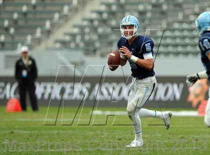 Thumbnail 1 in Corona del Mar vs. Sacred Heart Prep (CIF State D3 Final) photogallery.