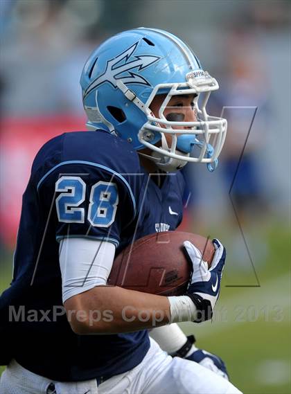 Thumbnail 3 in Corona del Mar vs. Sacred Heart Prep (CIF State D3 Final) photogallery.