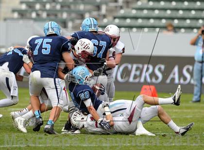 Thumbnail 1 in Corona del Mar vs. Sacred Heart Prep (CIF State D3 Final) photogallery.