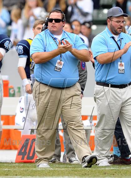 Thumbnail 3 in Corona del Mar vs. Sacred Heart Prep (CIF State D3 Final) photogallery.