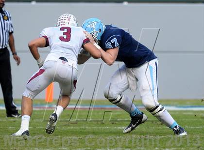 Thumbnail 3 in Corona del Mar vs. Sacred Heart Prep (CIF State D3 Final) photogallery.