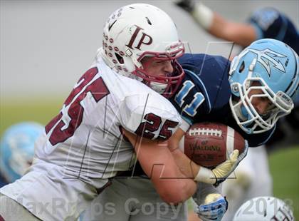 Thumbnail 1 in Corona del Mar vs. Sacred Heart Prep (CIF State D3 Final) photogallery.