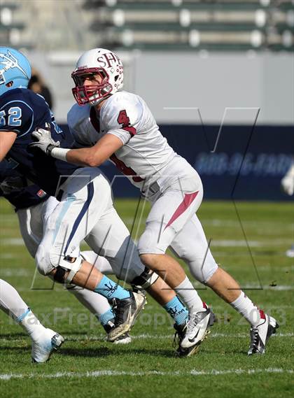Thumbnail 3 in Corona del Mar vs. Sacred Heart Prep (CIF State D3 Final) photogallery.