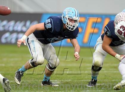 Thumbnail 3 in Corona del Mar vs. Sacred Heart Prep (CIF State D3 Final) photogallery.