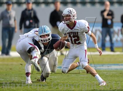 Thumbnail 3 in Corona del Mar vs. Sacred Heart Prep (CIF State D3 Final) photogallery.