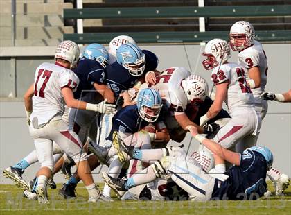 Thumbnail 3 in Corona del Mar vs. Sacred Heart Prep (CIF State D3 Final) photogallery.