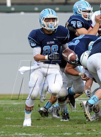 Thumbnail 3 in Corona del Mar vs. Sacred Heart Prep (CIF State D3 Final) photogallery.