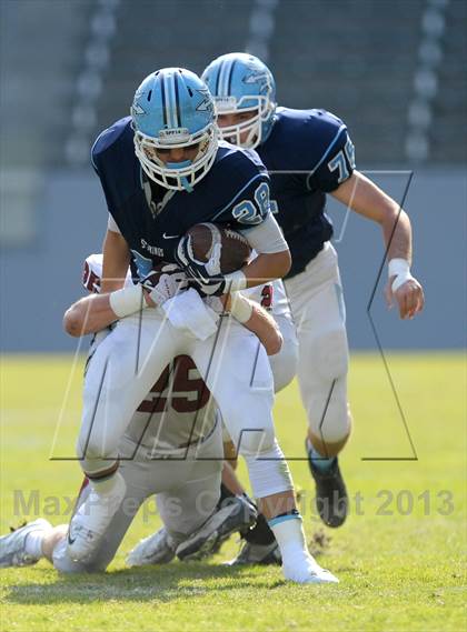 Thumbnail 3 in Corona del Mar vs. Sacred Heart Prep (CIF State D3 Final) photogallery.