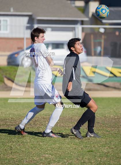 Thumbnail 2 in Whittier vs Maranatha photogallery.