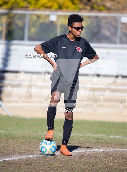 Thumbnail 2 in Whittier vs Maranatha photogallery.