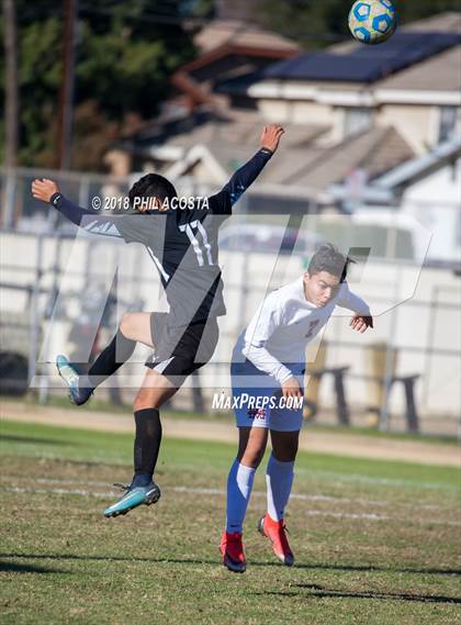Thumbnail 2 in Whittier vs Maranatha photogallery.