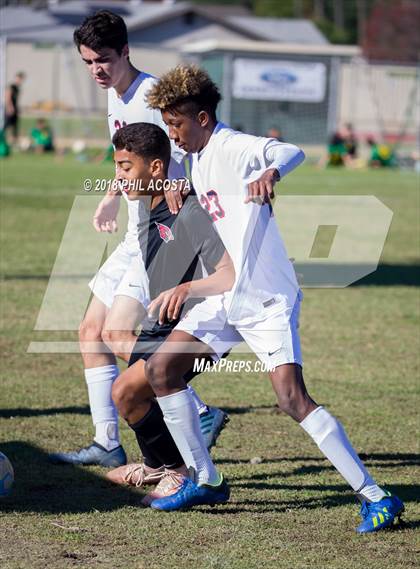 Thumbnail 3 in Whittier vs Maranatha photogallery.