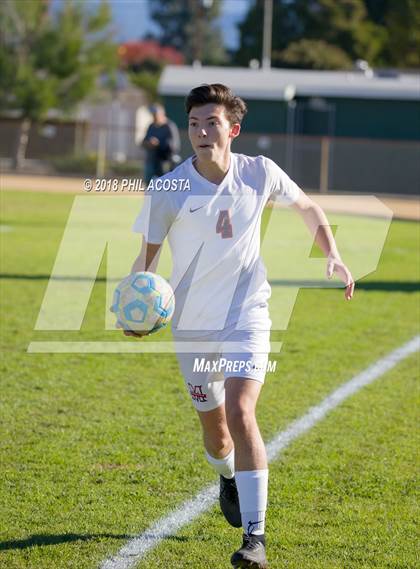 Thumbnail 3 in Whittier vs Maranatha photogallery.
