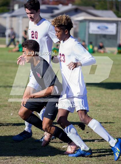 Thumbnail 2 in Whittier vs Maranatha photogallery.