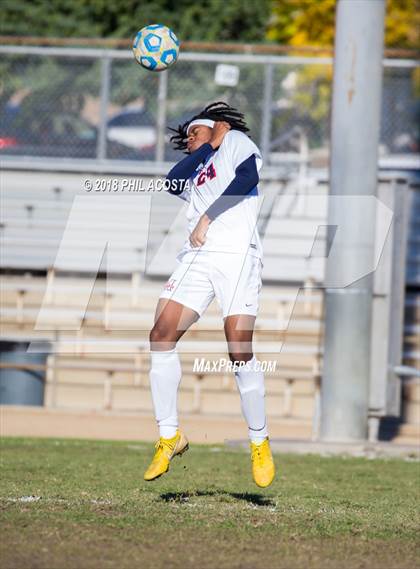 Thumbnail 2 in Whittier vs Maranatha photogallery.