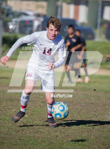Thumbnail 2 in Whittier vs Maranatha photogallery.