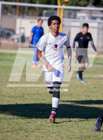 Thumbnail 2 in Whittier vs Maranatha photogallery.