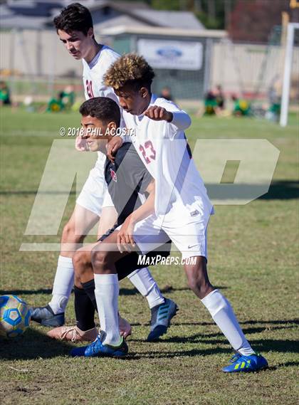 Thumbnail 2 in Whittier vs Maranatha photogallery.