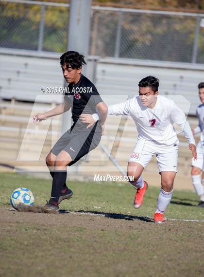 Thumbnail 3 in Whittier vs Maranatha photogallery.