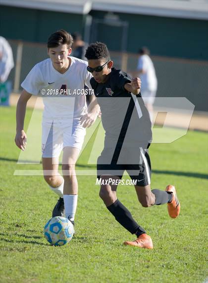 Thumbnail 1 in Whittier vs Maranatha photogallery.