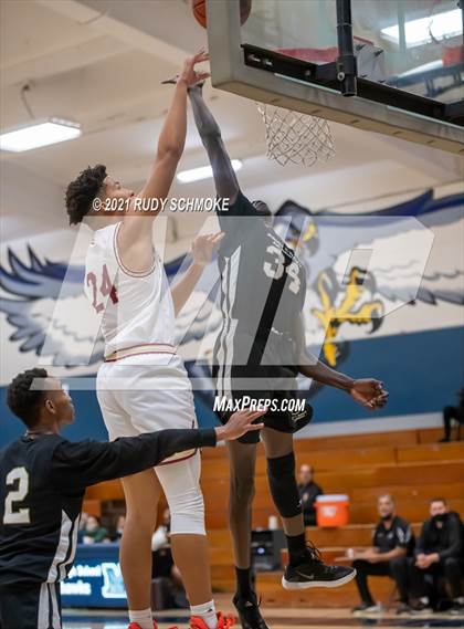 Thumbnail 1 in Army-Navy vs. Mission Hills (Regional Rumble) photogallery.