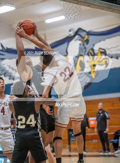 Thumbnail 1 in Army-Navy vs. Mission Hills (Regional Rumble) photogallery.
