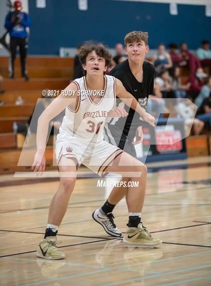Thumbnail 1 in Army-Navy vs. Mission Hills (Regional Rumble) photogallery.