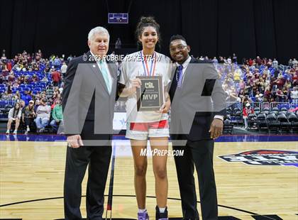 Thumbnail 2 in Fairfield vs. Holliday (UIL 3A Basketball State Final Medal Ceremony) photogallery.