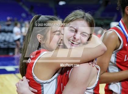 Thumbnail 2 in Fairfield vs. Holliday (UIL 3A Basketball State Final Medal Ceremony) photogallery.