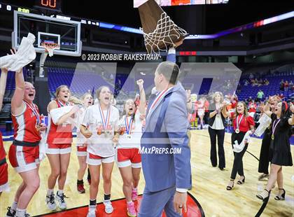 Thumbnail 1 in Fairfield vs. Holliday (UIL 3A Basketball State Final Medal Ceremony) photogallery.