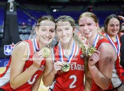 Thumbnail 2 in Fairfield vs. Holliday (UIL 3A Basketball State Final Medal Ceremony) photogallery.
