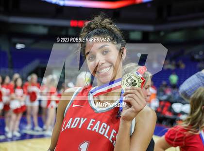 Thumbnail 2 in Fairfield vs. Holliday (UIL 3A Basketball State Final Medal Ceremony) photogallery.