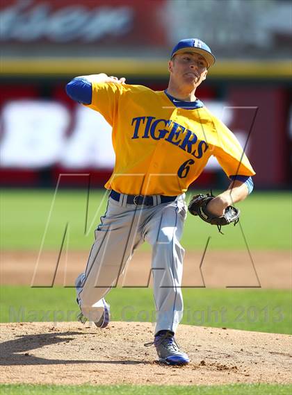 Thumbnail 2 in Round Rock vs. Frenship (Rock Hardball Classic) photogallery.