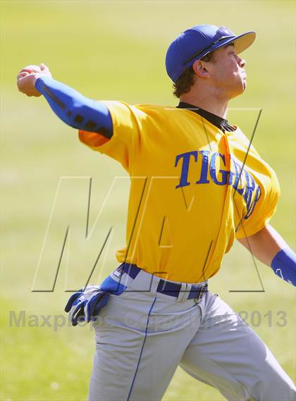 Thumbnail 1 in Round Rock vs. Frenship (Rock Hardball Classic) photogallery.