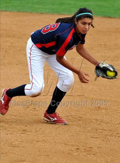 Thumbnail 2 in Marymount vs. La Salle (CIF SS D6 Final) photogallery.