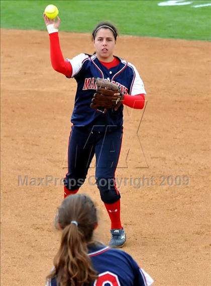 Thumbnail 3 in Marymount vs. La Salle (CIF SS D6 Final) photogallery.