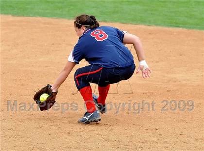 Thumbnail 3 in Marymount vs. La Salle (CIF SS D6 Final) photogallery.