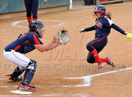 Thumbnail 3 in Marymount vs. La Salle (CIF SS D6 Final) photogallery.