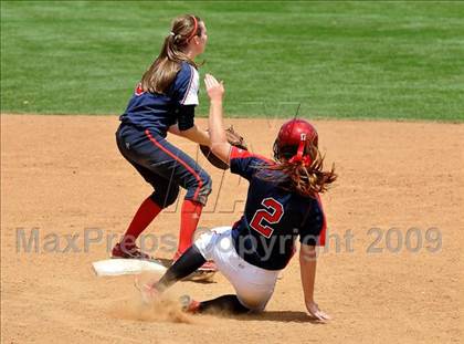 Thumbnail 3 in Marymount vs. La Salle (CIF SS D6 Final) photogallery.