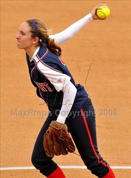 Thumbnail 3 in Marymount vs. La Salle (CIF SS D6 Final) photogallery.
