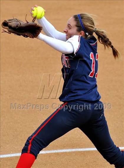 Thumbnail 2 in Marymount vs. La Salle (CIF SS D6 Final) photogallery.